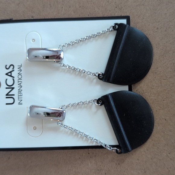 Black and Silver Geometric Necklace & Earrings set - Picture 3 of 5